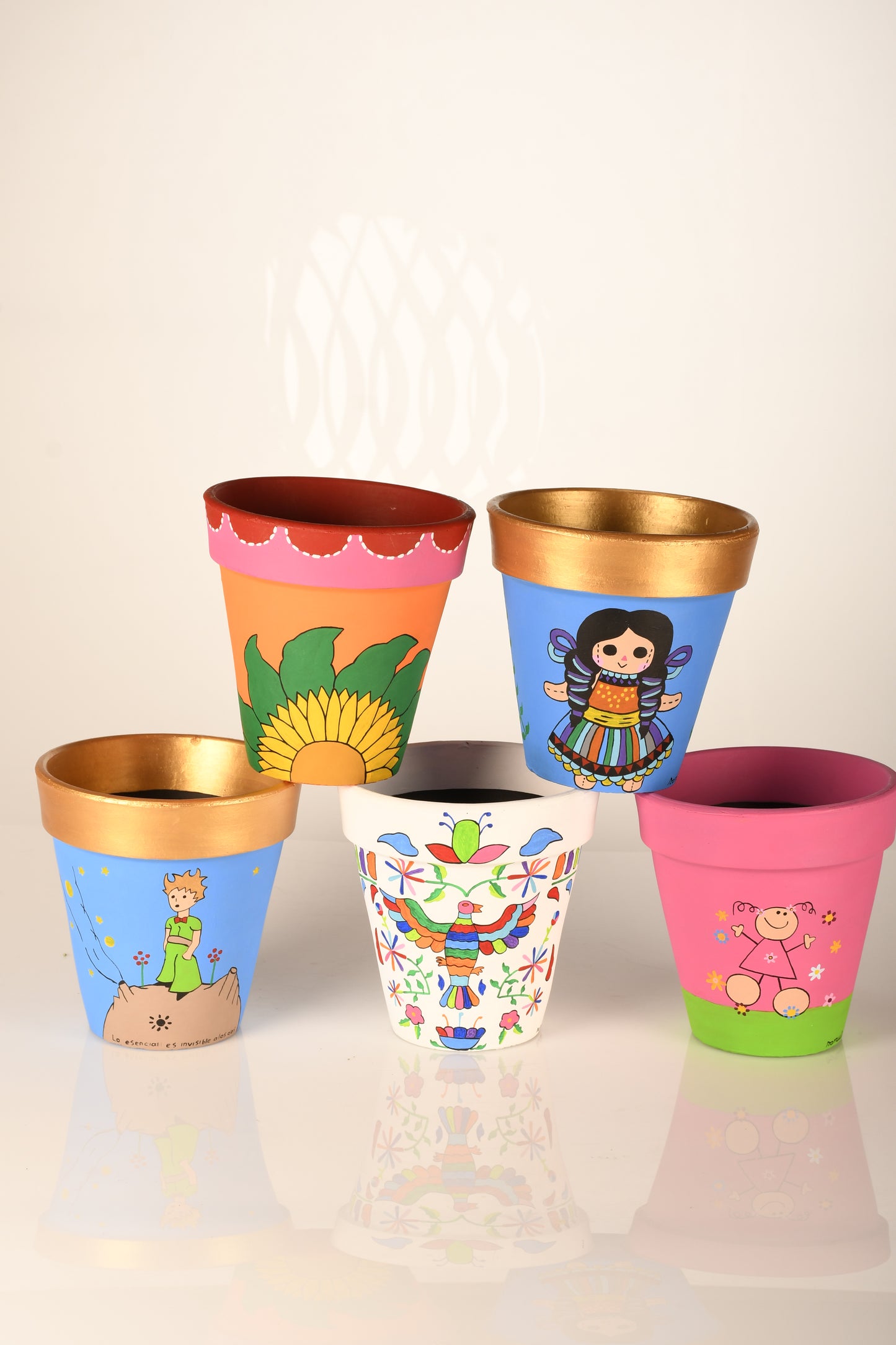 Macetas pintadas a mano